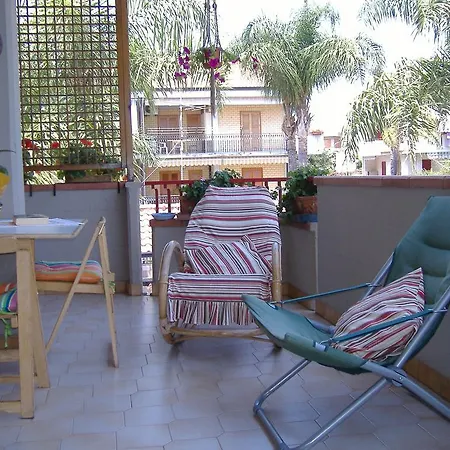Apartment Between The Sea And Etna